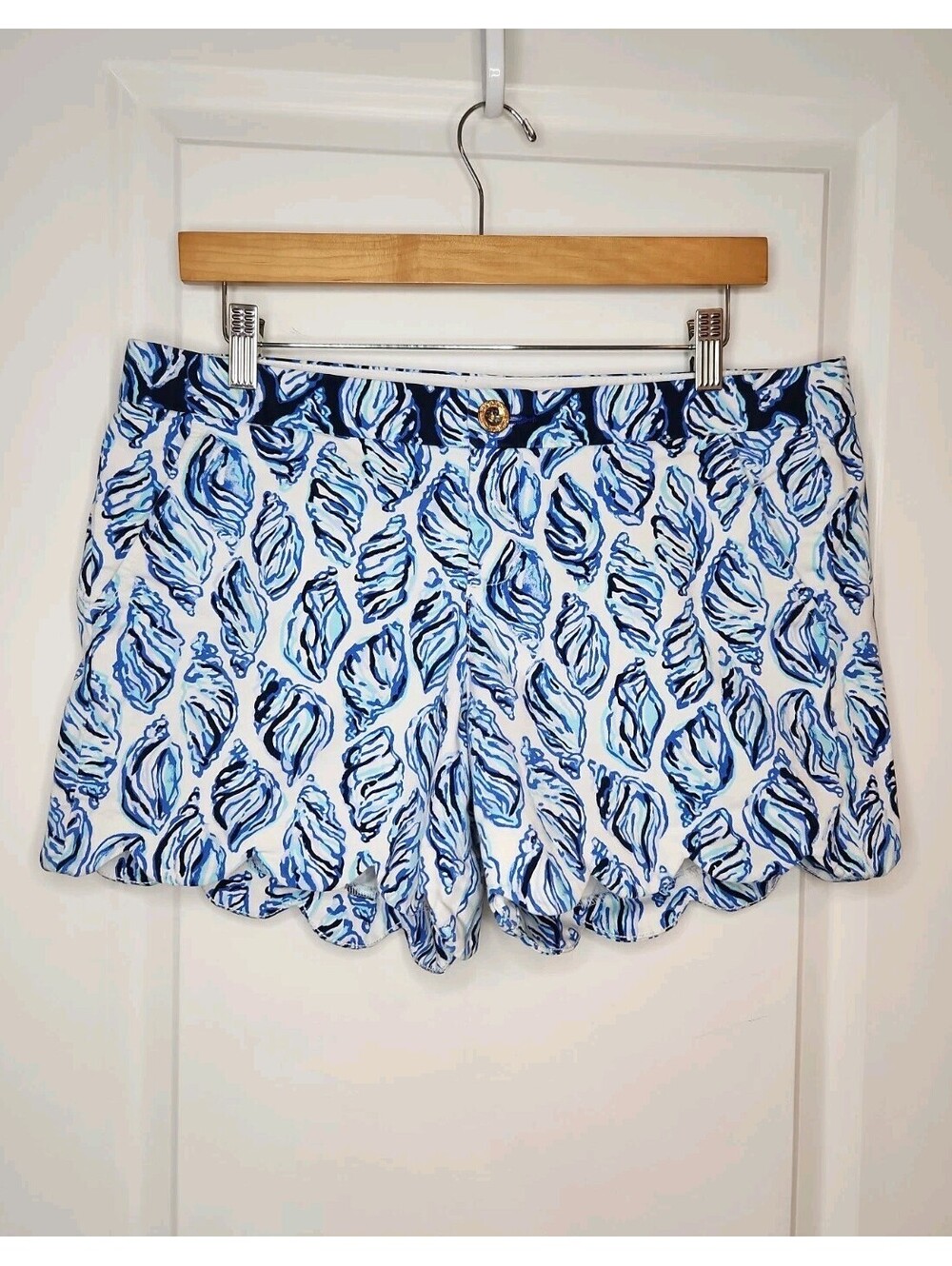 Lilly Pulitzer Buttercup Stretch Shorts Women's Sz 10 Blue Wht Shell Print RARE!